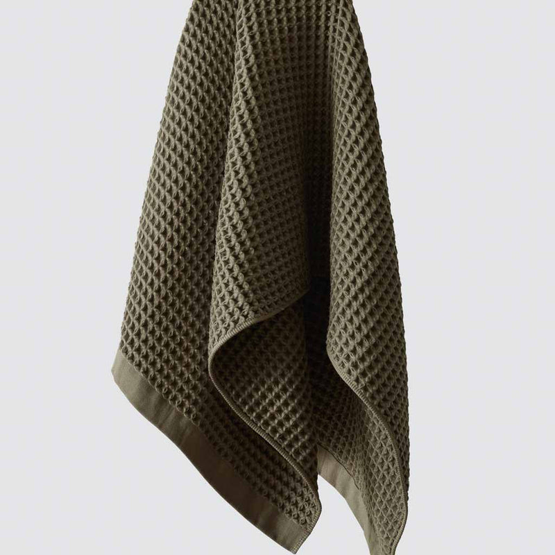 Hanging waffle towel, olive