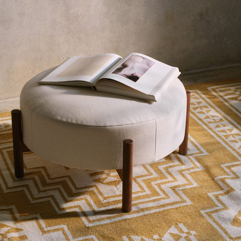 walnut-frame-with-linen-cushion