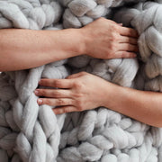 NY - Nublado Throw - Grey