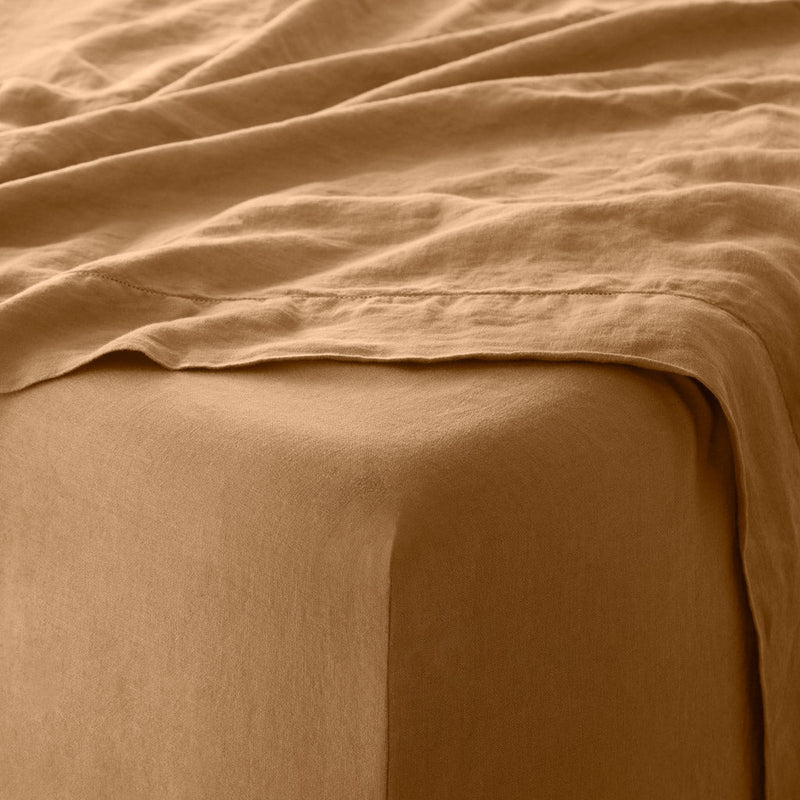 Detail of fitted sheet, camel