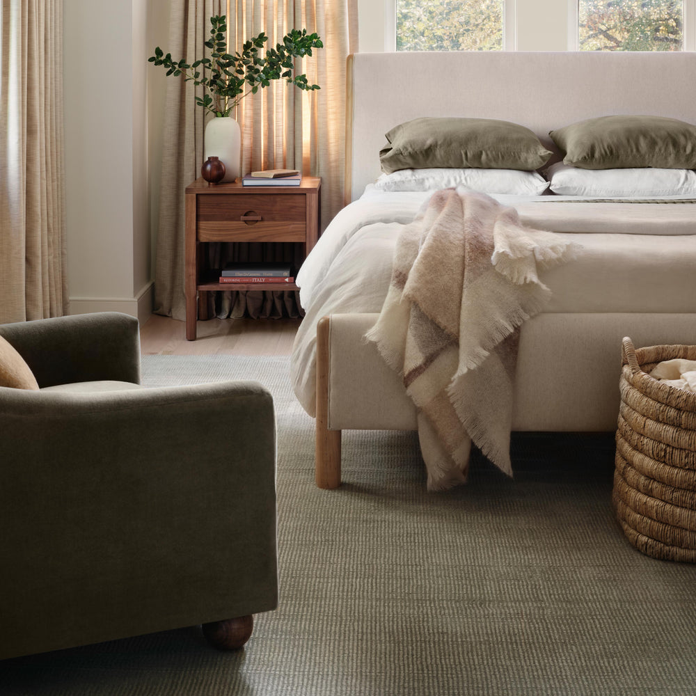 Vale Armchair