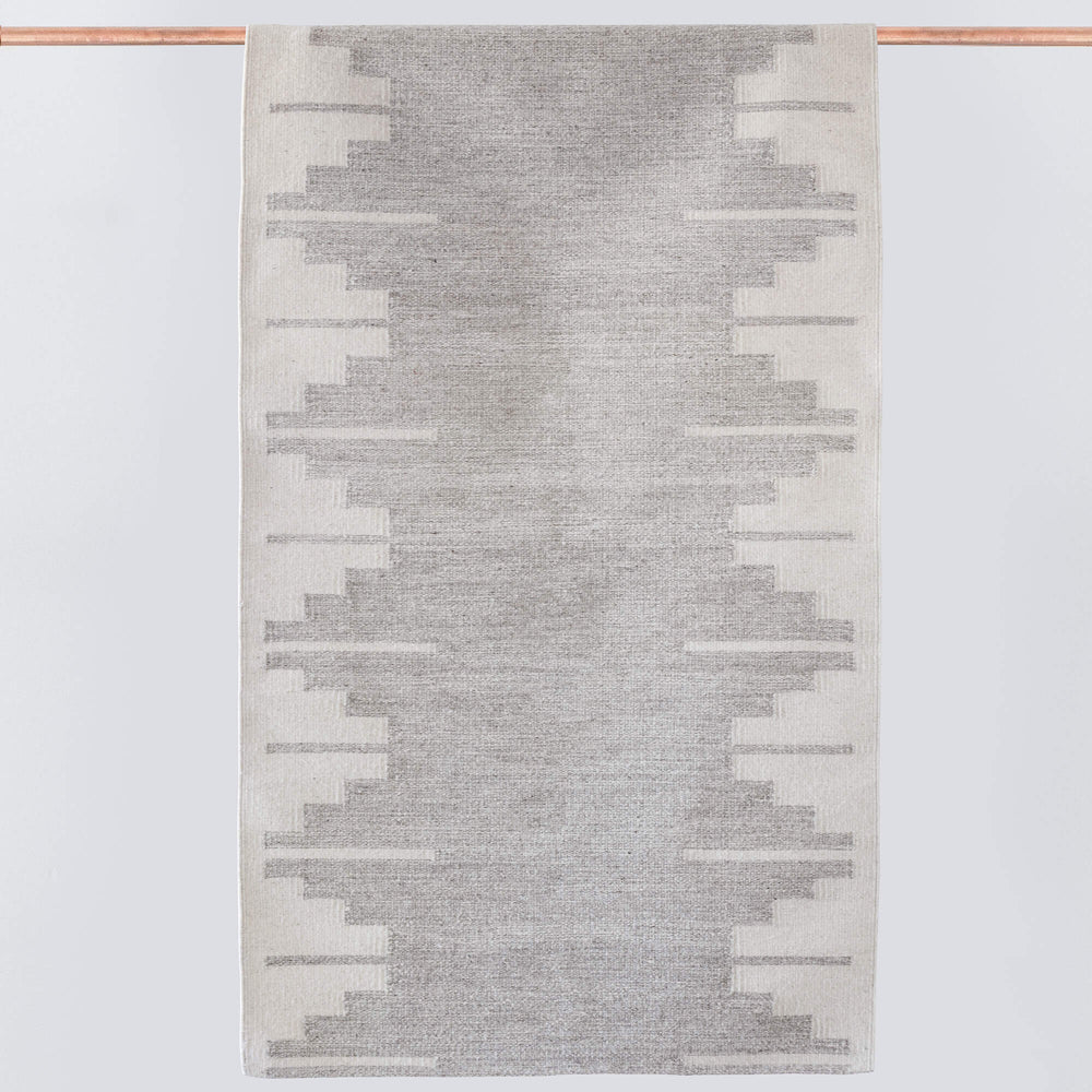 La Cima Accent Rug - Grey